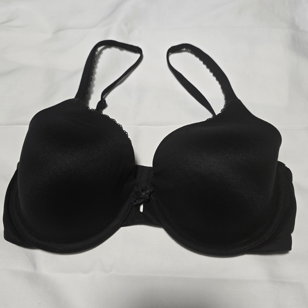 Victoria’s Secret Body By Victoria Lined Perfect Coverage Bra 32D